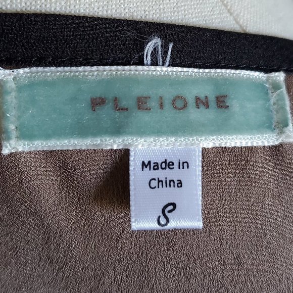 Pleione short sleeve embroidered top Small - Picture 11 of 13